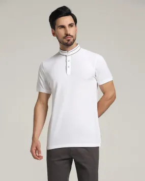 Henley Collar White Solid T-Shirt - Mortal