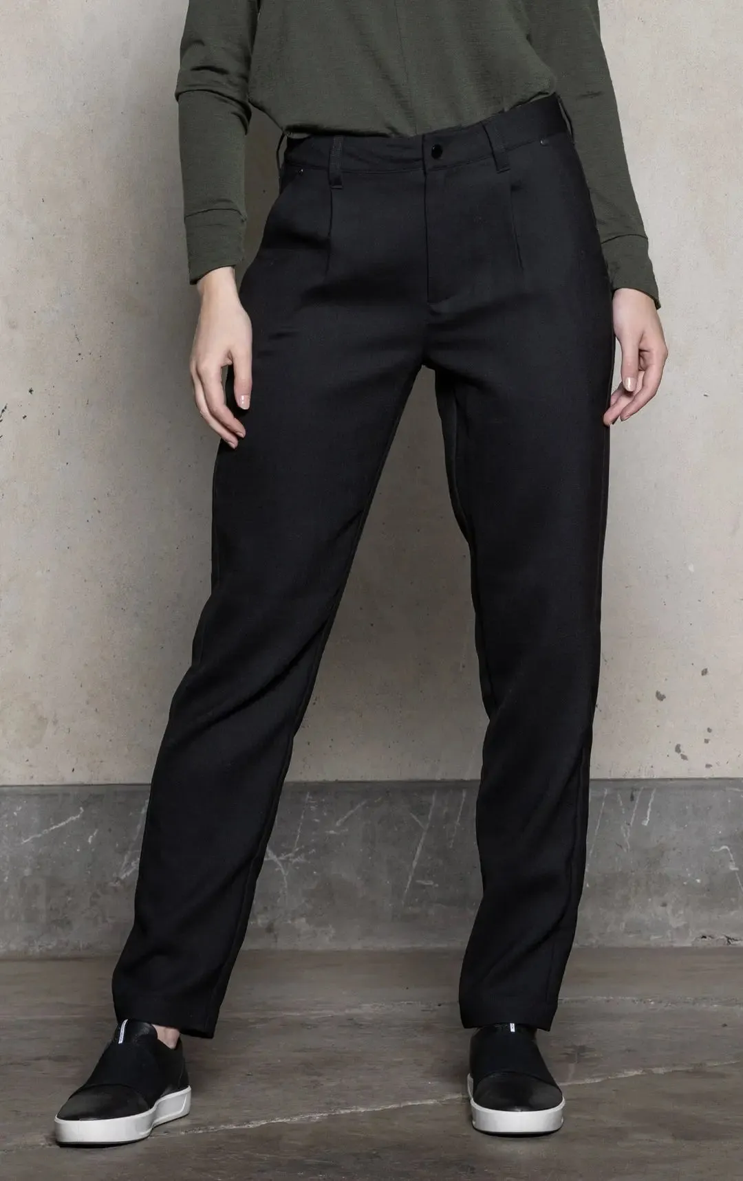 WOOL BLEND STRAIGHT LEG TROUSER